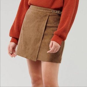 Hollister Ultra High Rise Faux Suede Skirt Brown Tan Size Small